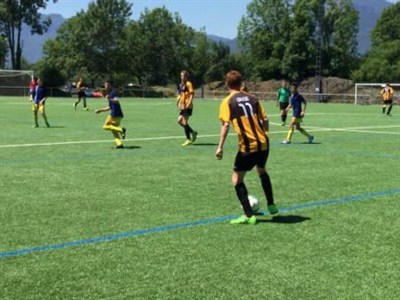 Junior Football Tour With Burleigh Travel